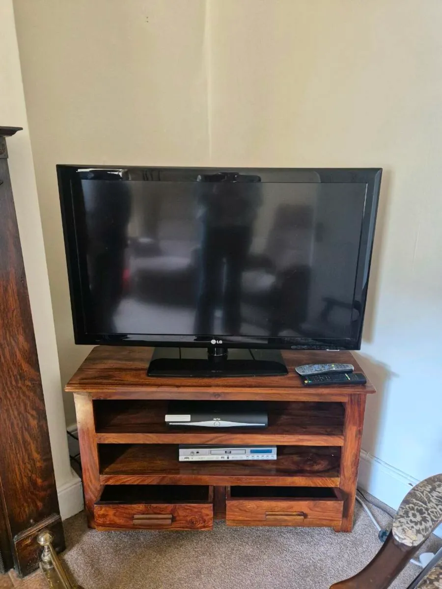 Tv and tv unit - Image 1