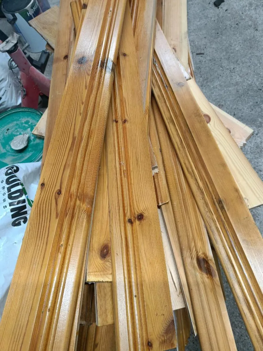 Used white deal skirtting - Image 1