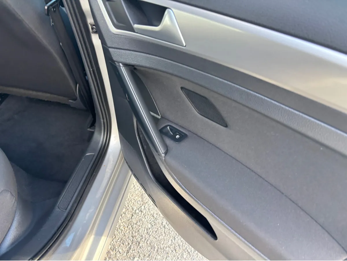 Volkswagen Golf TRENDLINE 1.6 TDI MANUAL 5SPEED 11 - Image 3