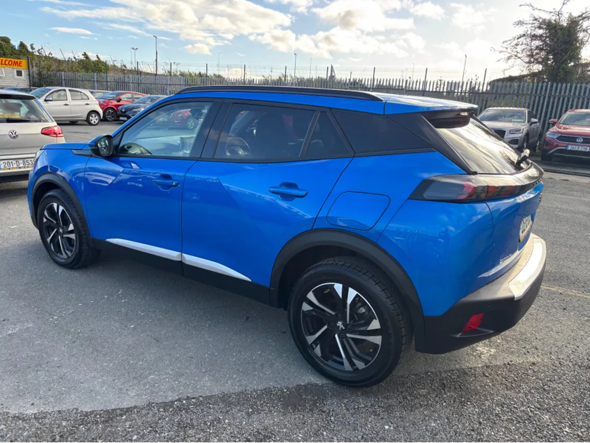 Peugeot 2008 ALLURE 1.2 100 4DR - Image 4