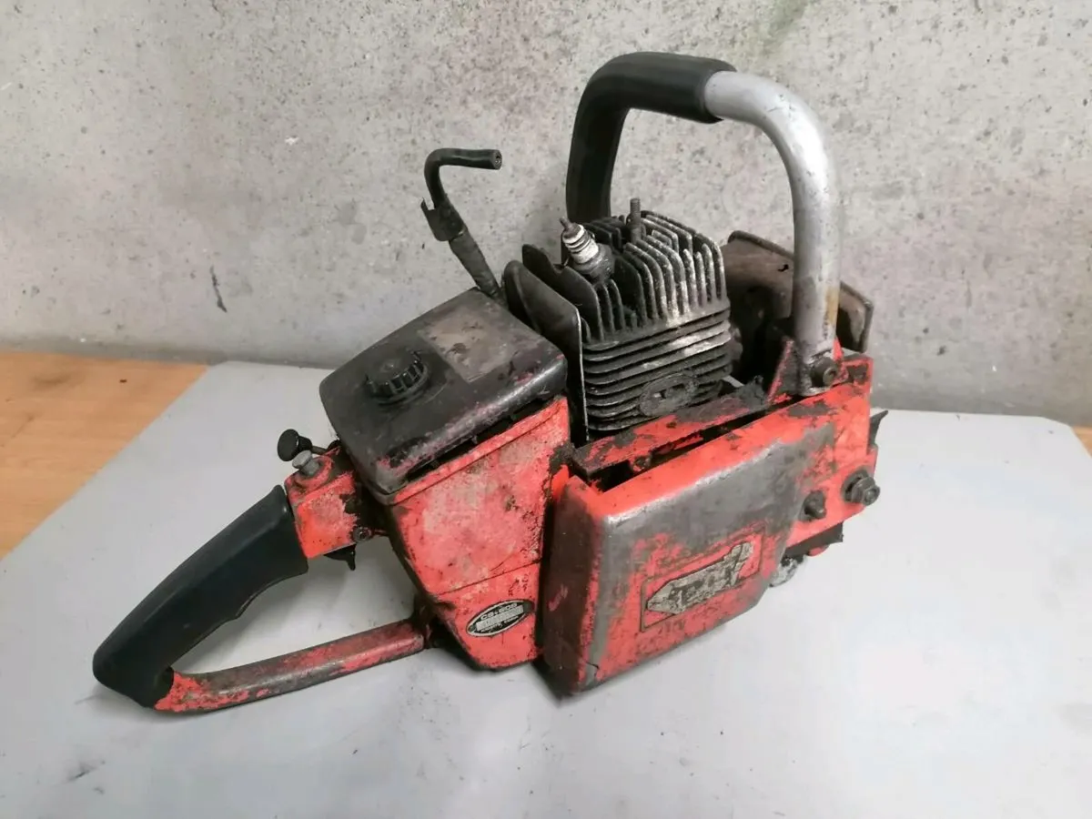 Vintage Chainsaws for Parts - Image 2