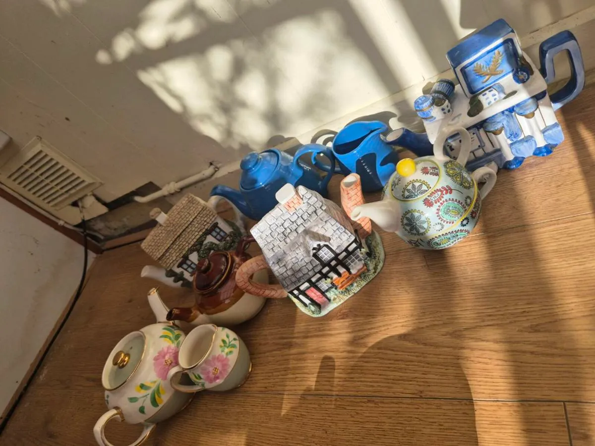 Teapot collection - Image 1