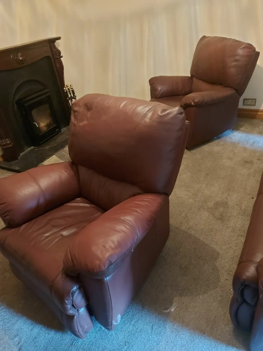 3 piece. Recliners. Leather - Image 3