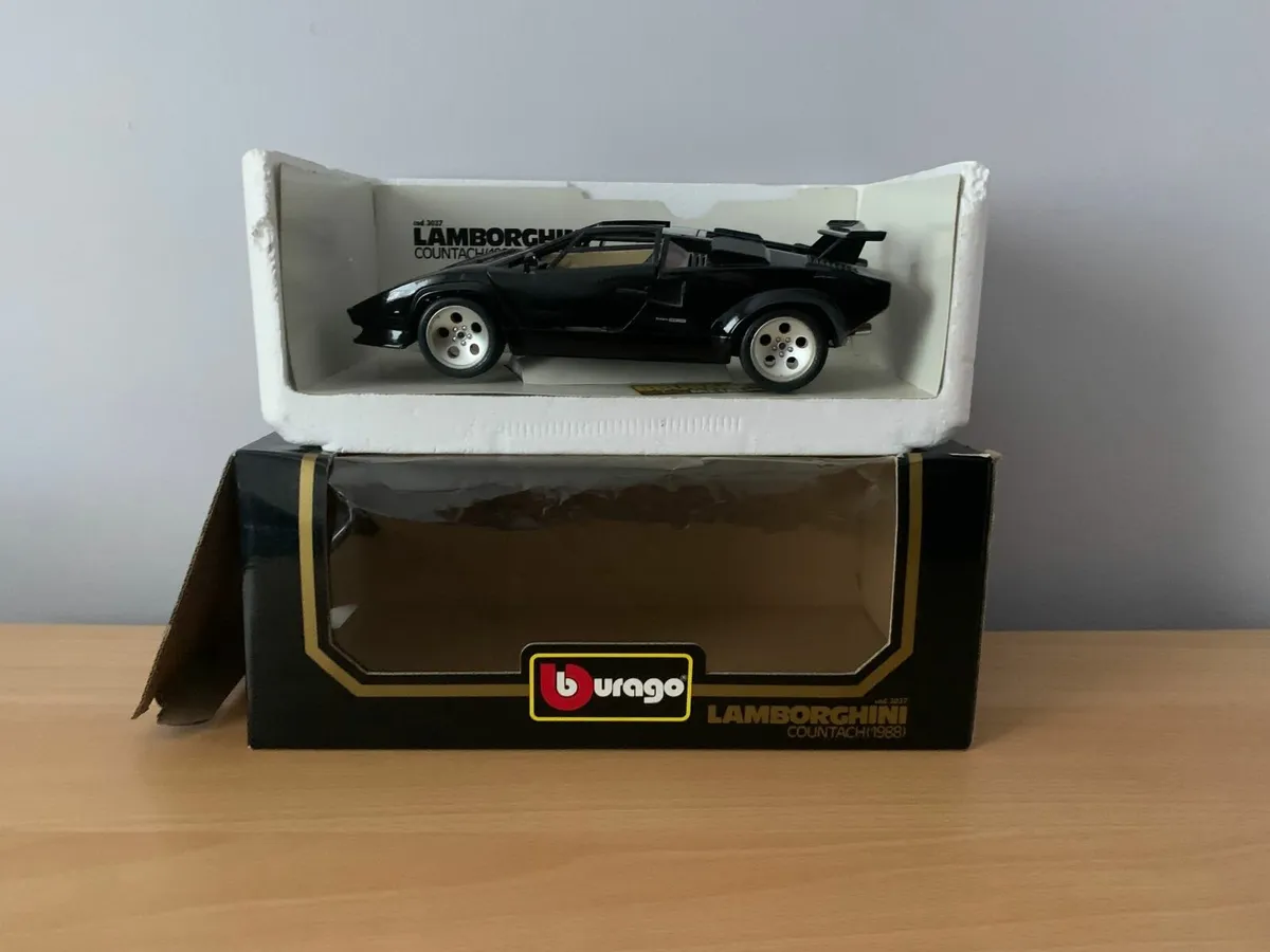 1988 Lamborghini Countach 1/18 Burago Model Car - Image 4