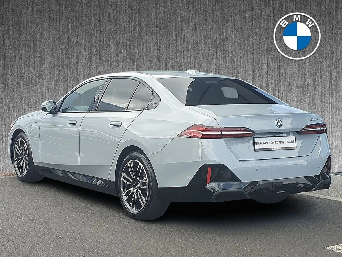 BMW 5 Series 530e M Sport Saloon - Image 3