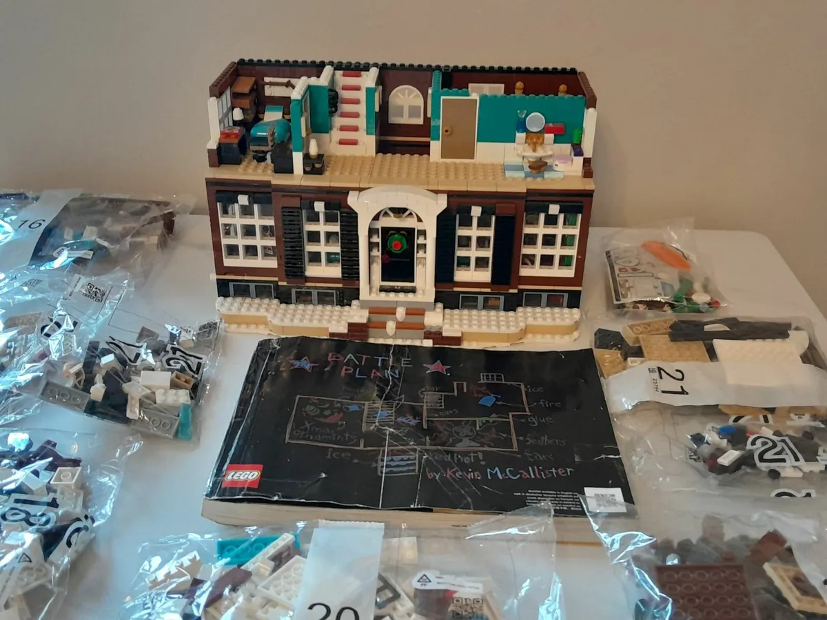 Lego -  Home Alone House - Image 2