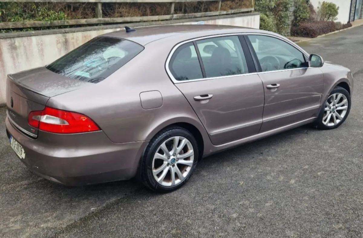 2011 SKODA SUPERB (2.0TDI 170BHP) - Image 4