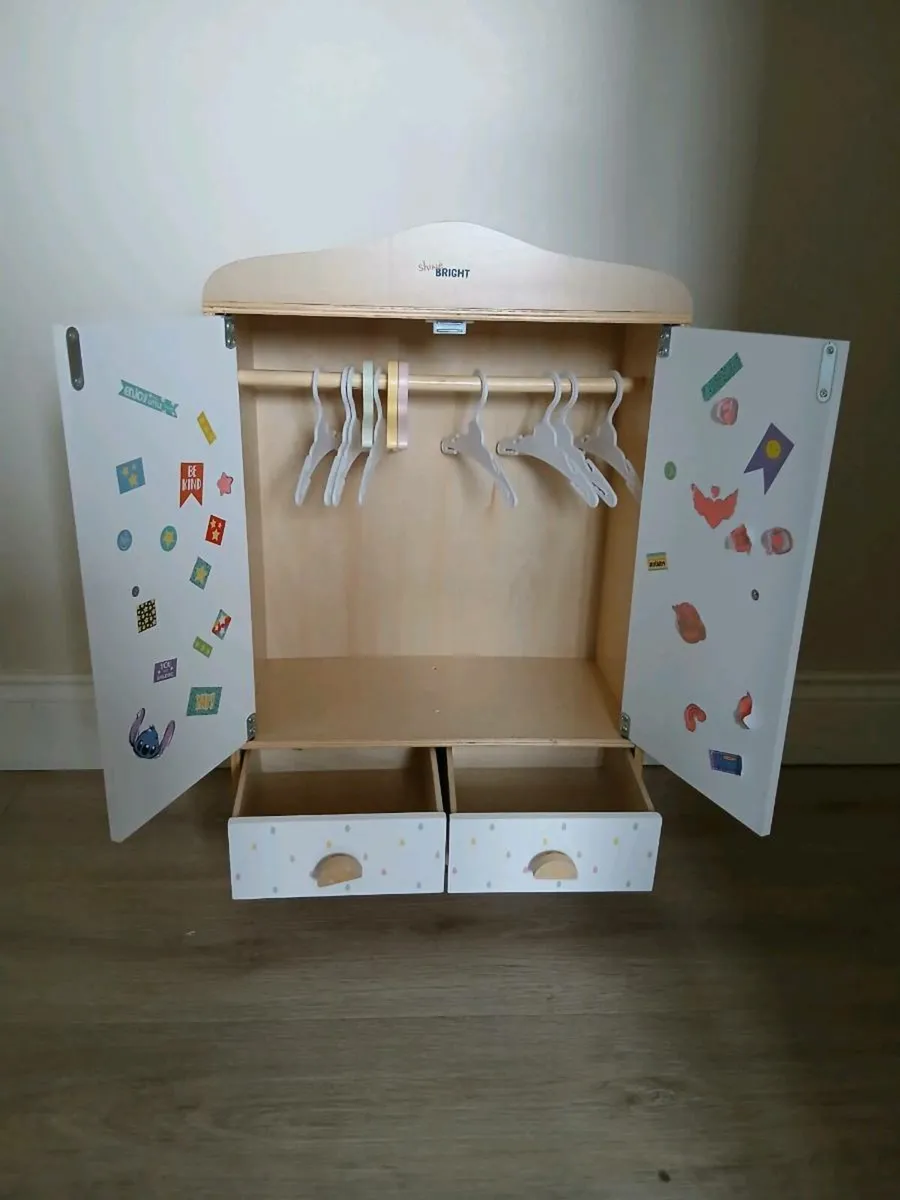 Dolls Wardrobe - Image 2