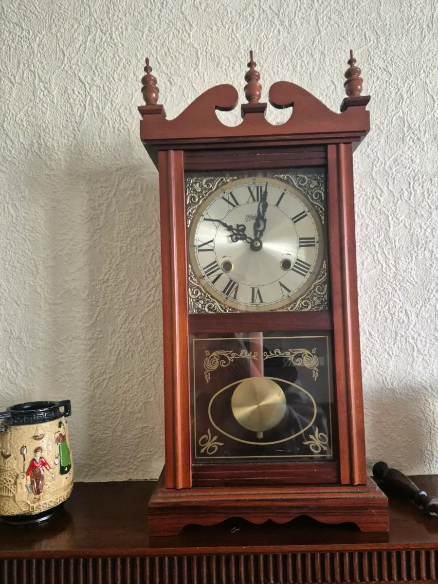 Mantle clock