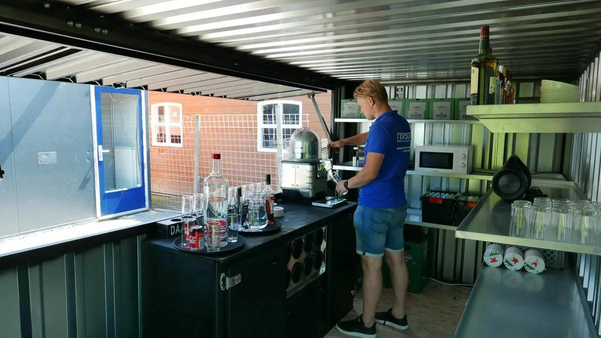 Compact Bar Container 4x2 – Durable Design - Image 3