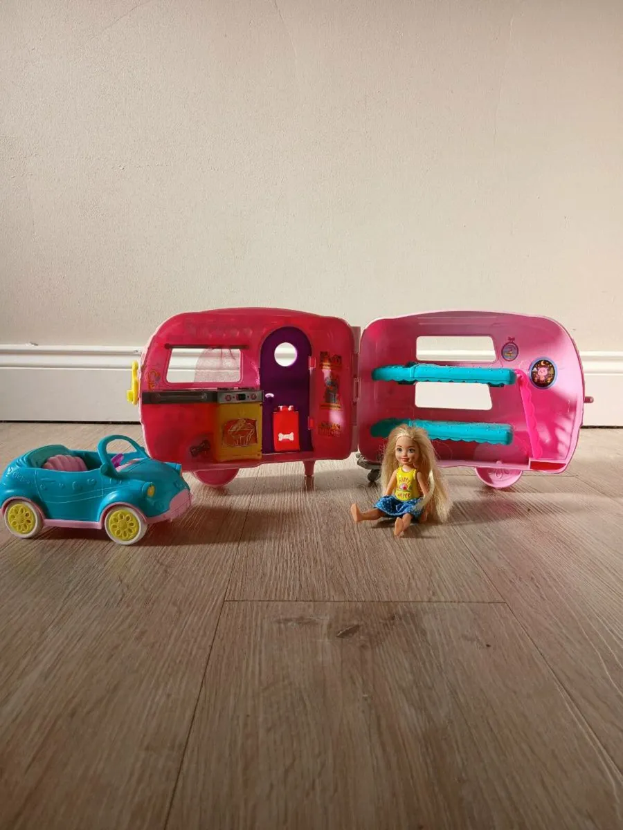 Chelsea Caravan - Image 2