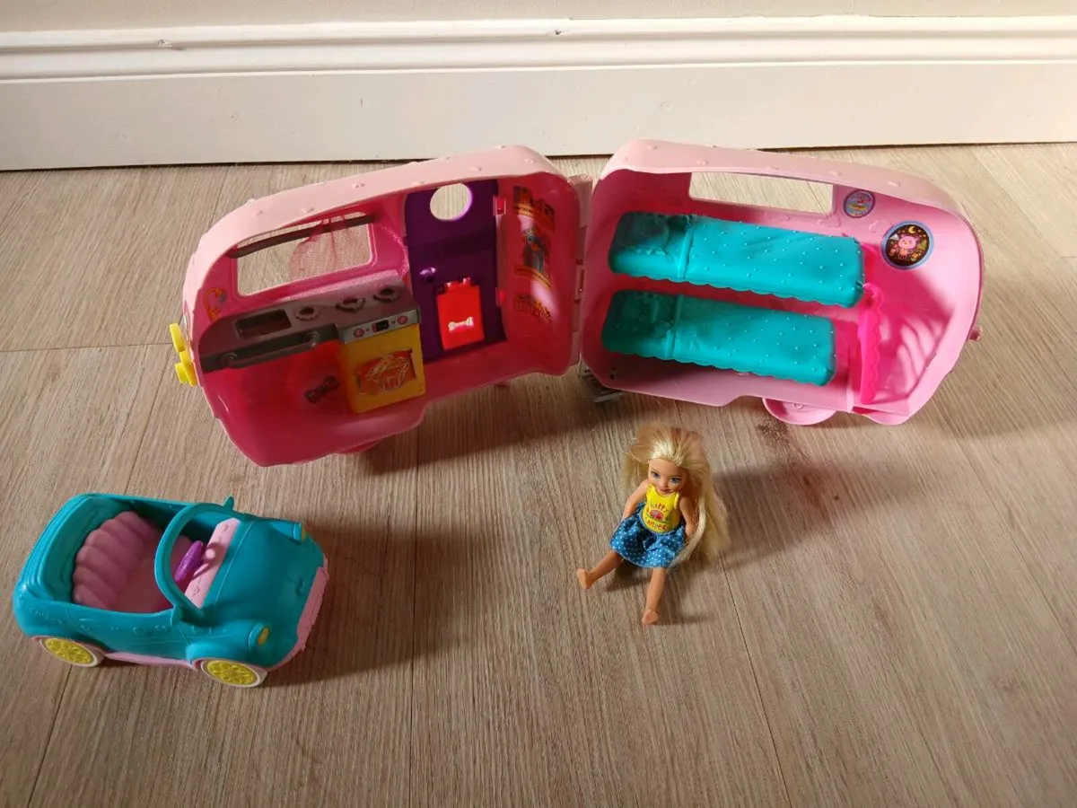 Chelsea Caravan - Image 3