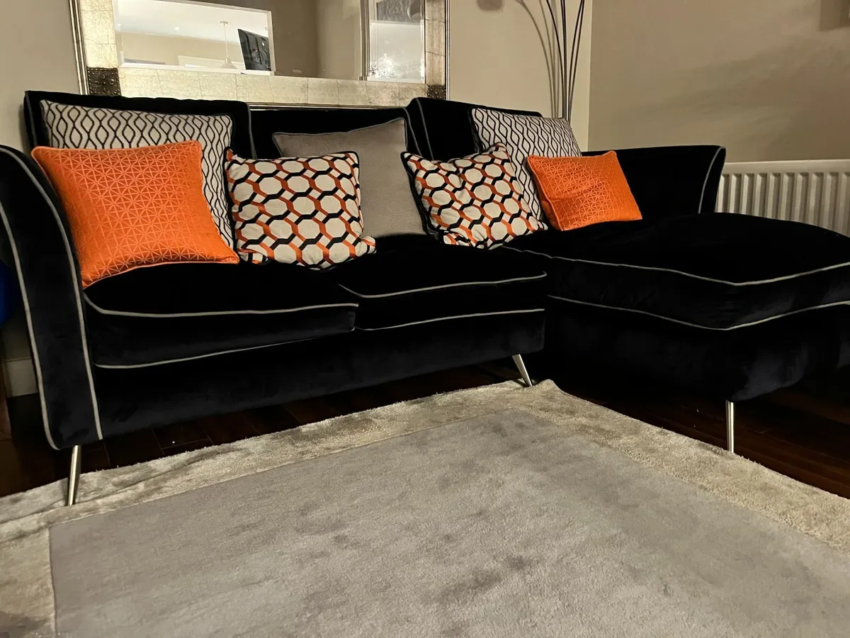 corner sofa - Image 1