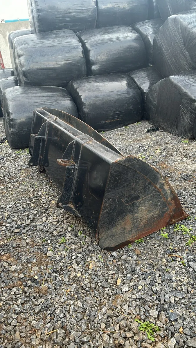 Loader bucket - Image 1