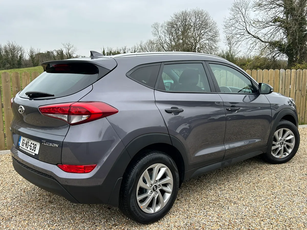 2016 Hyundai Tucson Executive - Image 2