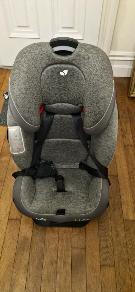 Joie stage 2 and 3 car seat, isofix - Image 1