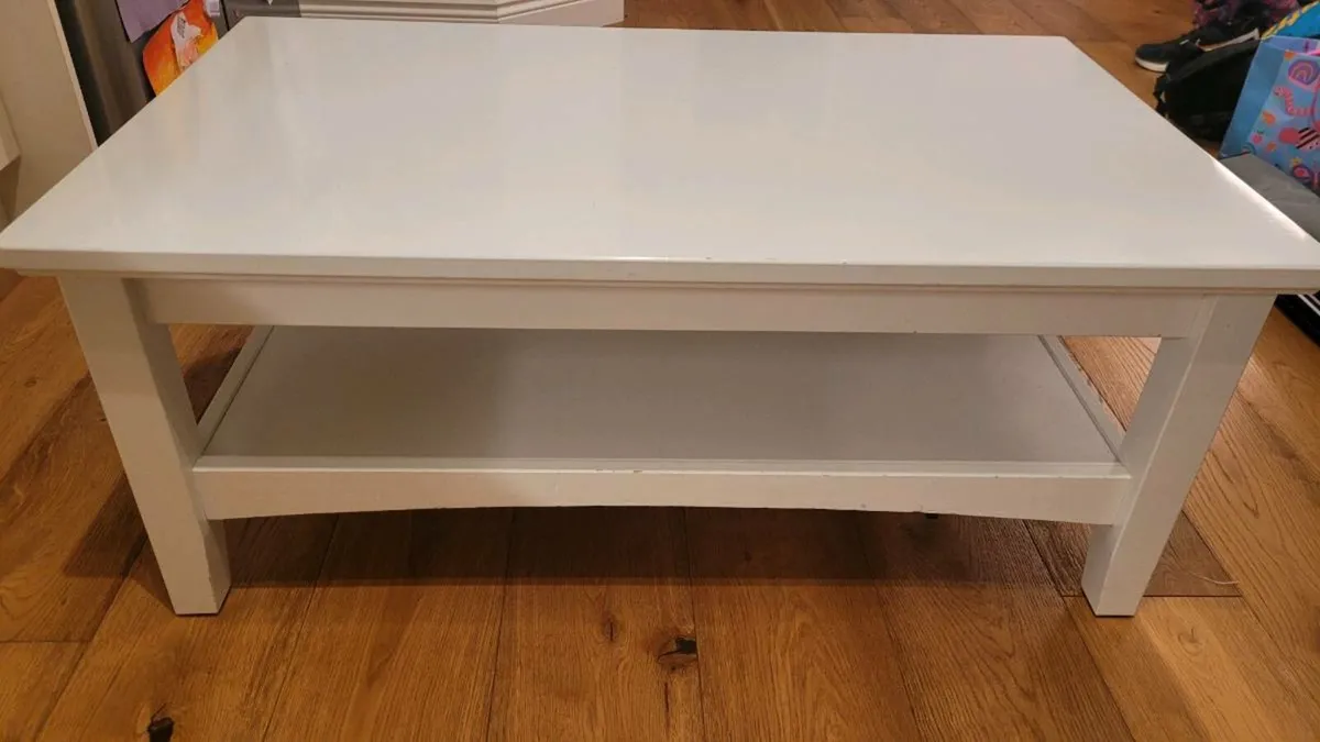 Coffee table and nest of tables - Image 1