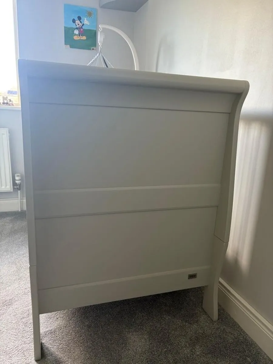 Baby's Cot - Image 4