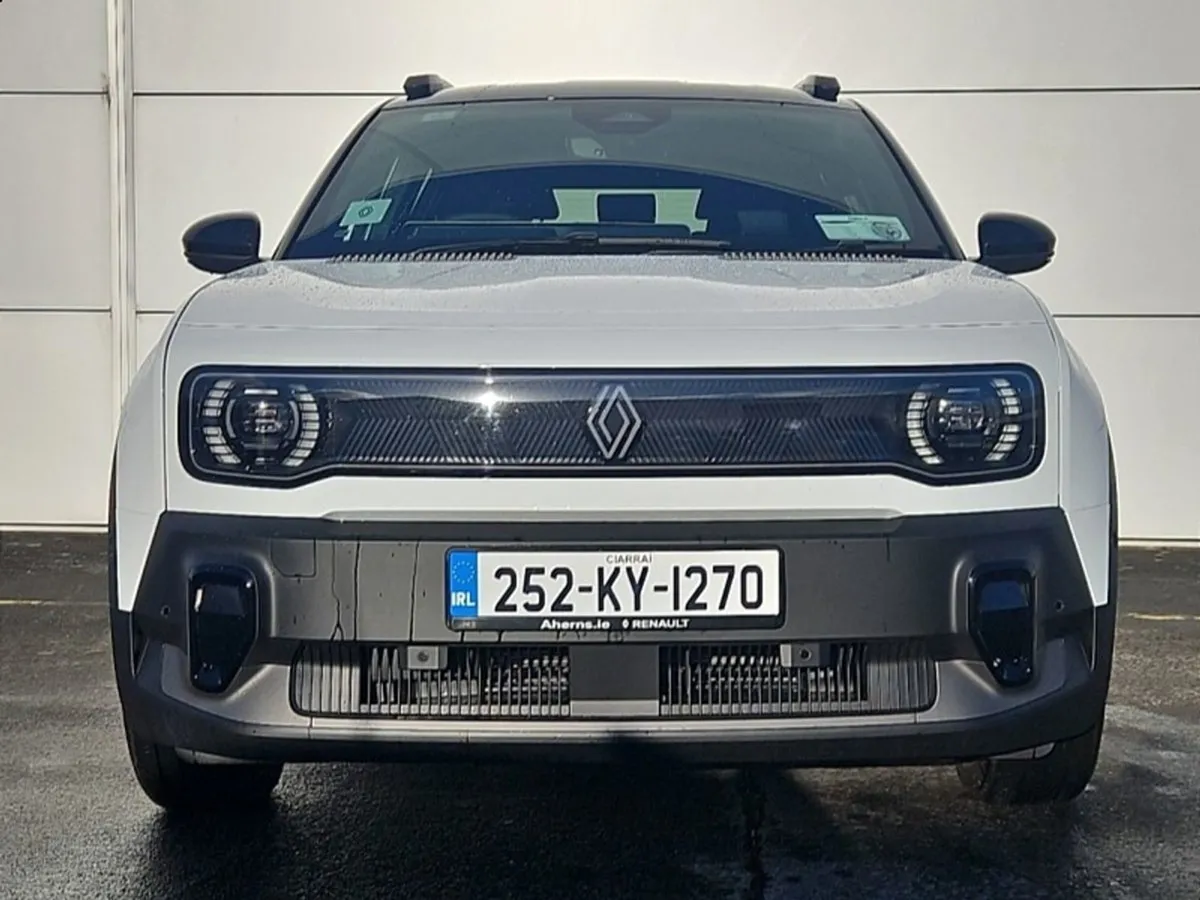 Renault 4 EV Iconic 52kwh 150hp - Image 3