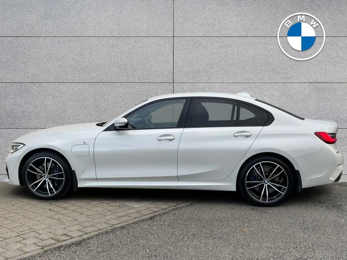 BMW 3 Series 330e M Sport Saloon - Image 4