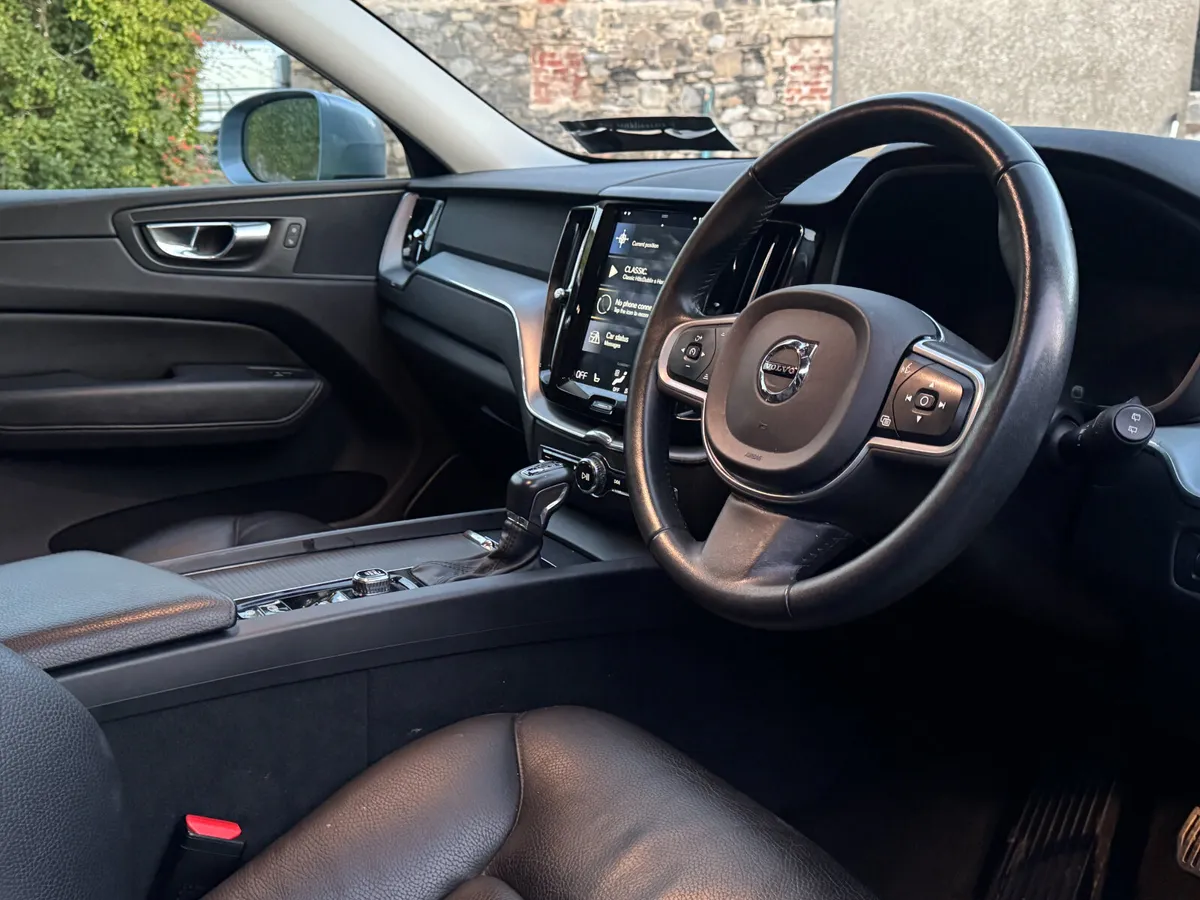 2018 Volvo XC60 2.0 Diesel AWD - Image 4