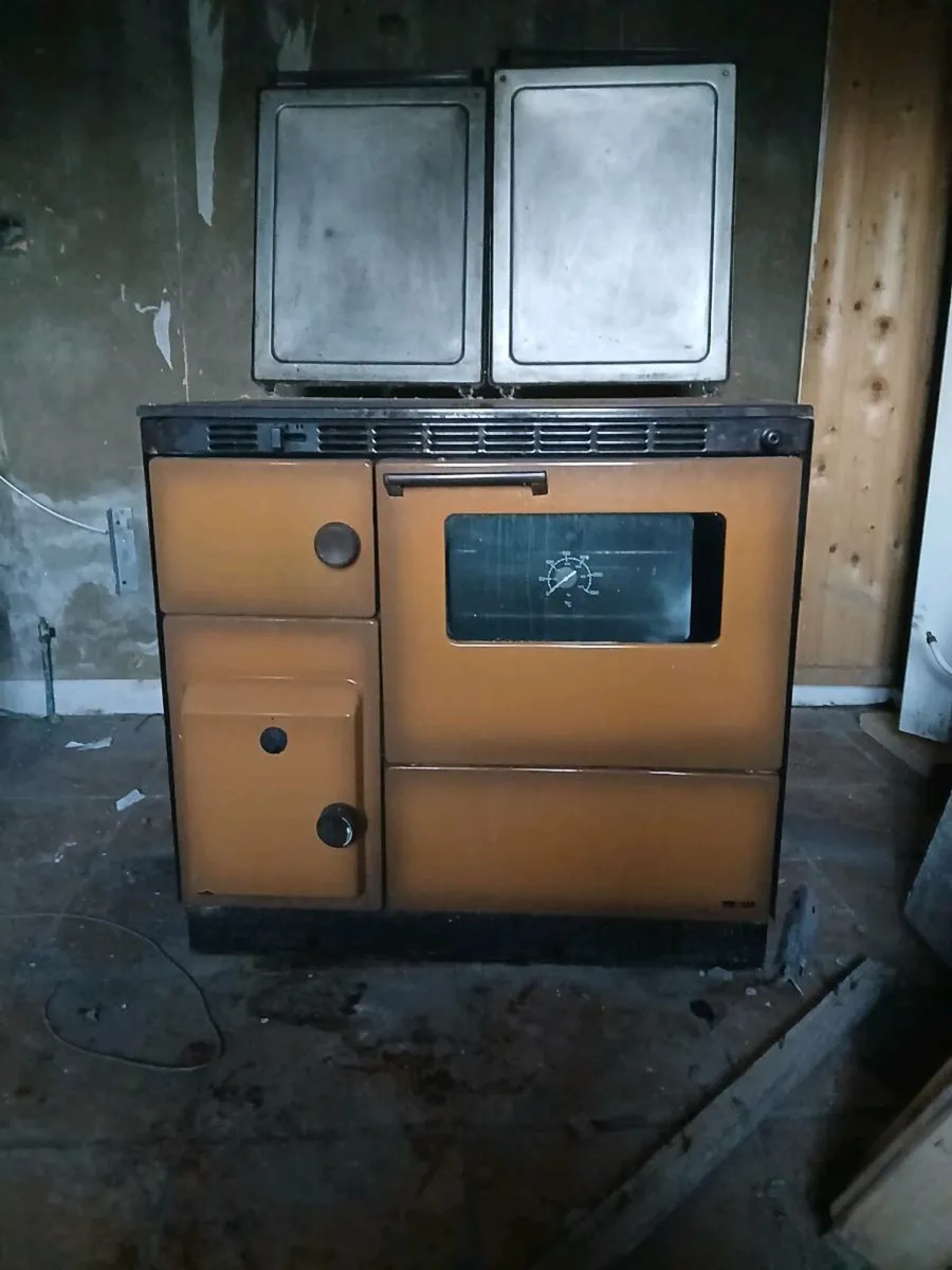 Tirolia Solid Fuel Range - Image 1