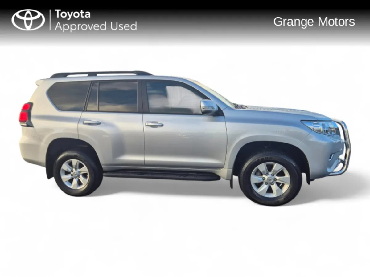 Toyota Land Cruiser 2.8 LWB COMM 6 SPEED MANUAL - Image 4