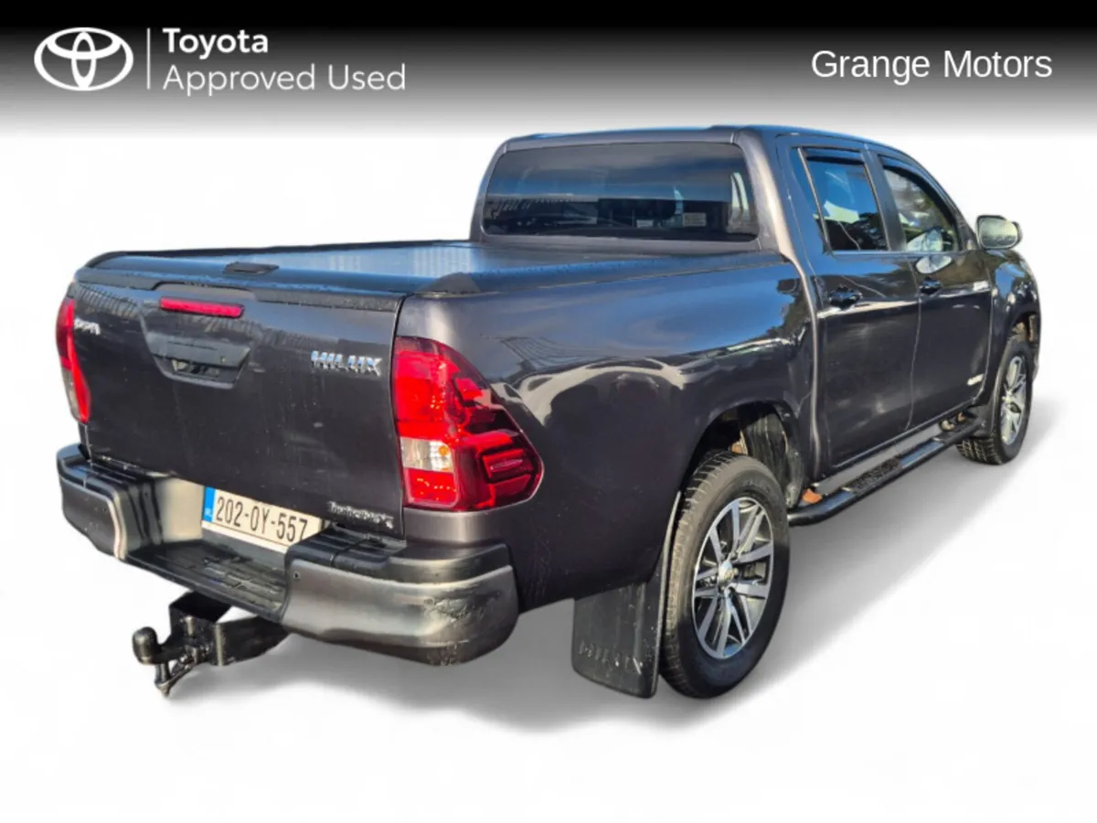 Toyota Hilux 2.4 INVINCIBLE X CREWCAB AUTO - Image 3