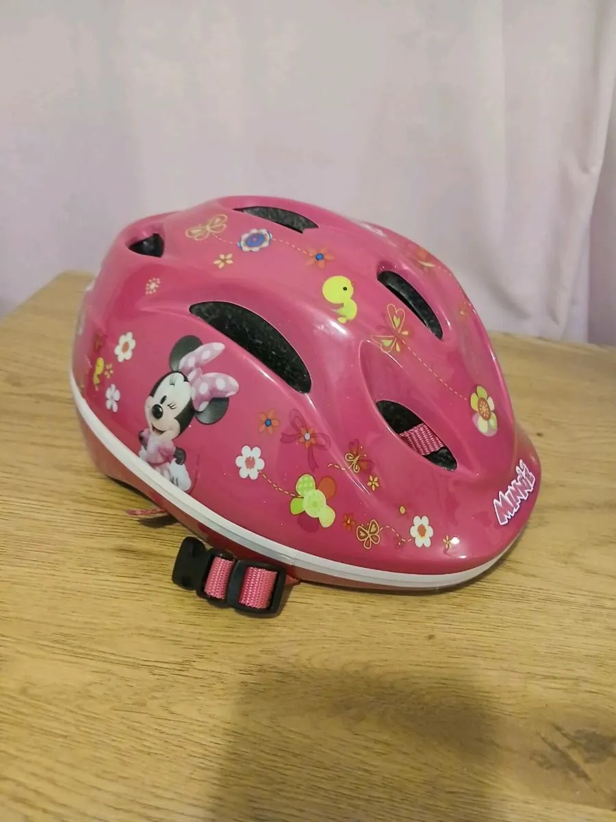 Minnie mouse helmet