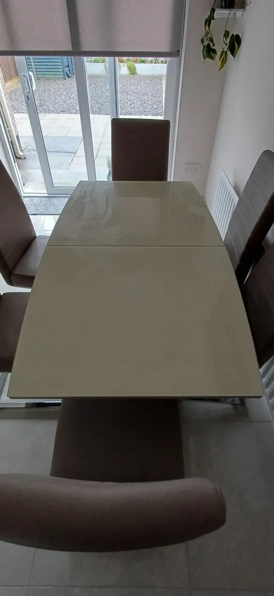 Extendable Dining Table and 6 Chairs - Image 2