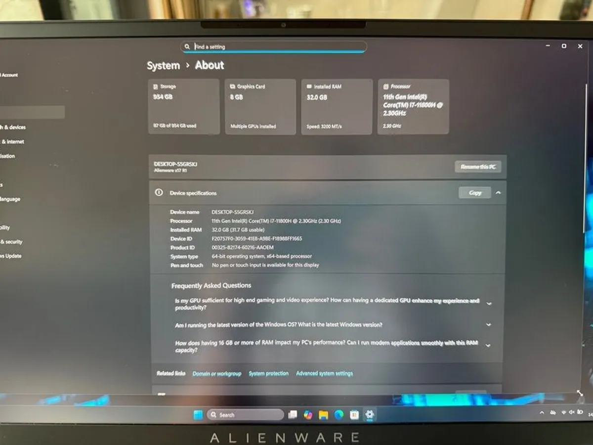 Alienware X17 Gaming Laptop - Image 3