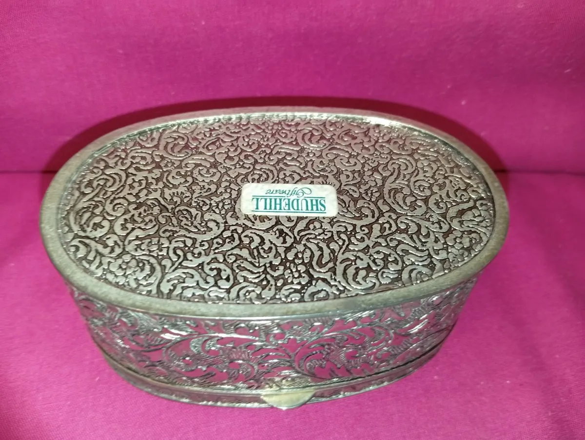 Vintage Silver Metal Filigree Lidded Jewellery - Image 3