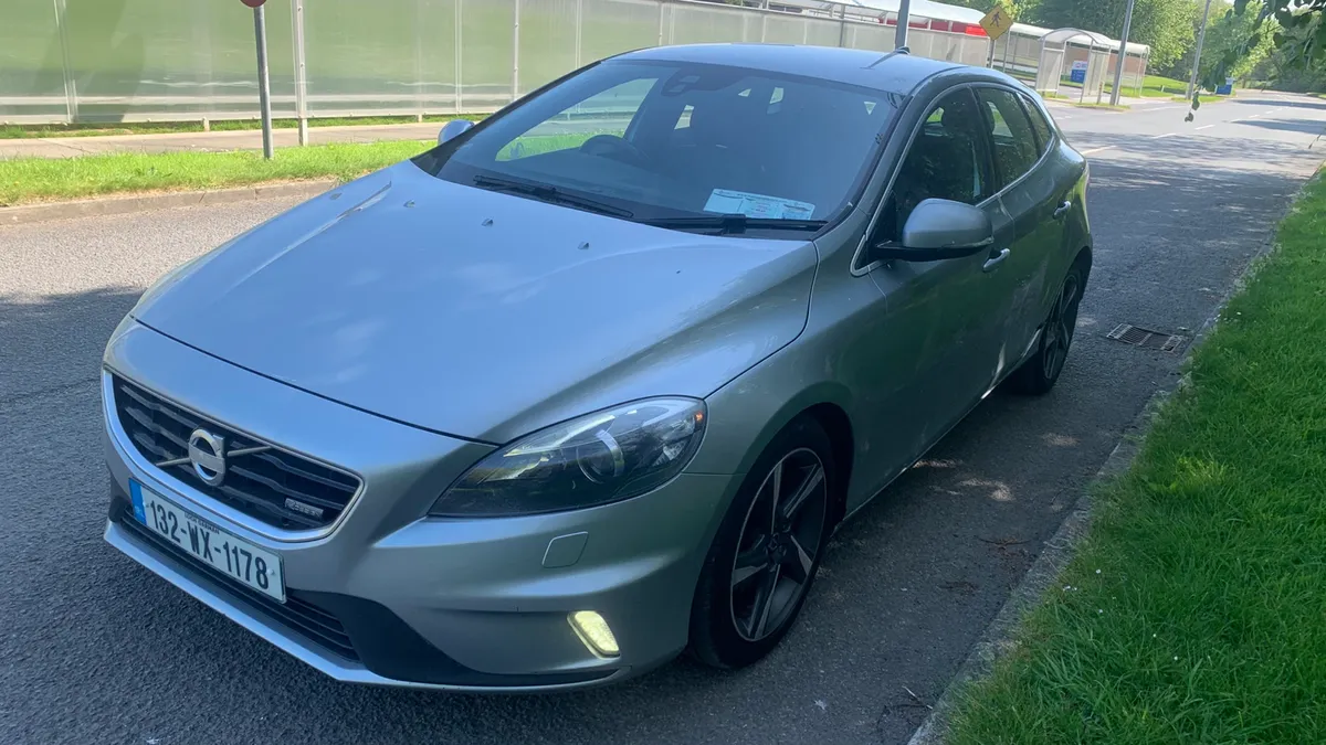 2013 Volvo V40 Estate R-DEDIGN ! - Image 2