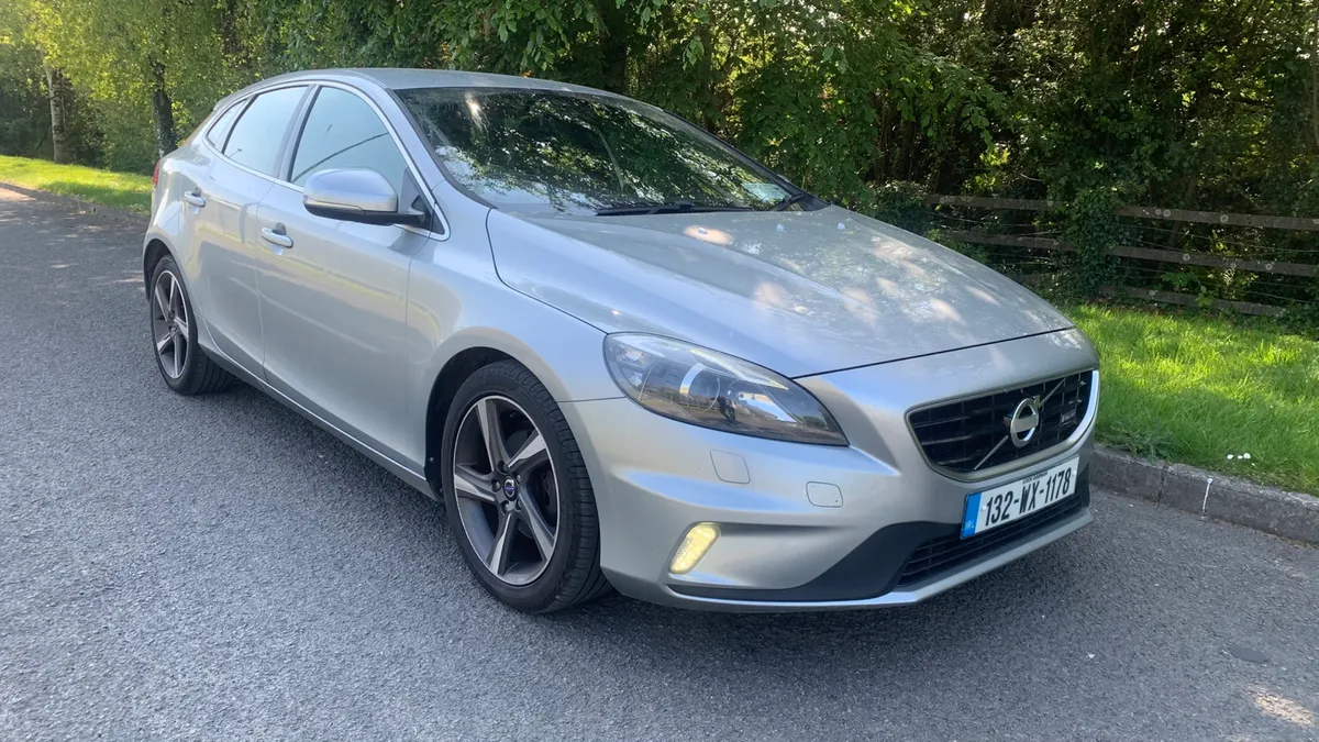 2013 Volvo V40 Estate R-DEDIGN ! - Image 4