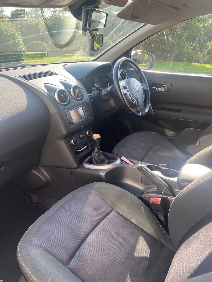 Nissan Qashqai +2 1.6dci high spec - Image 4