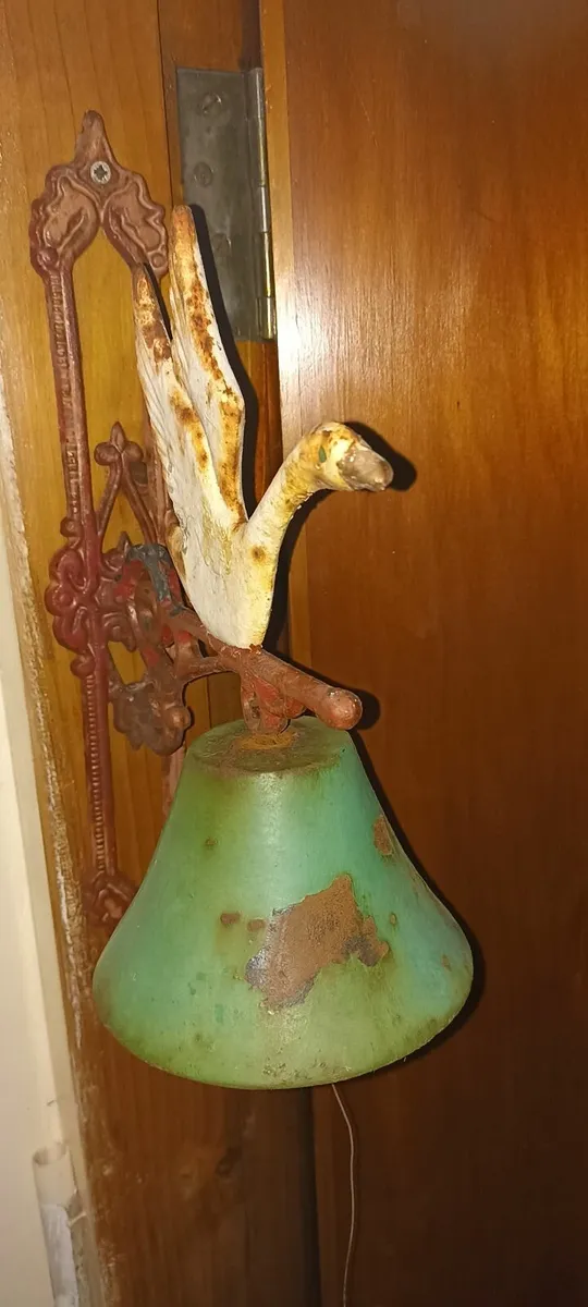 Cast Iron outside Doorbell - Image 2