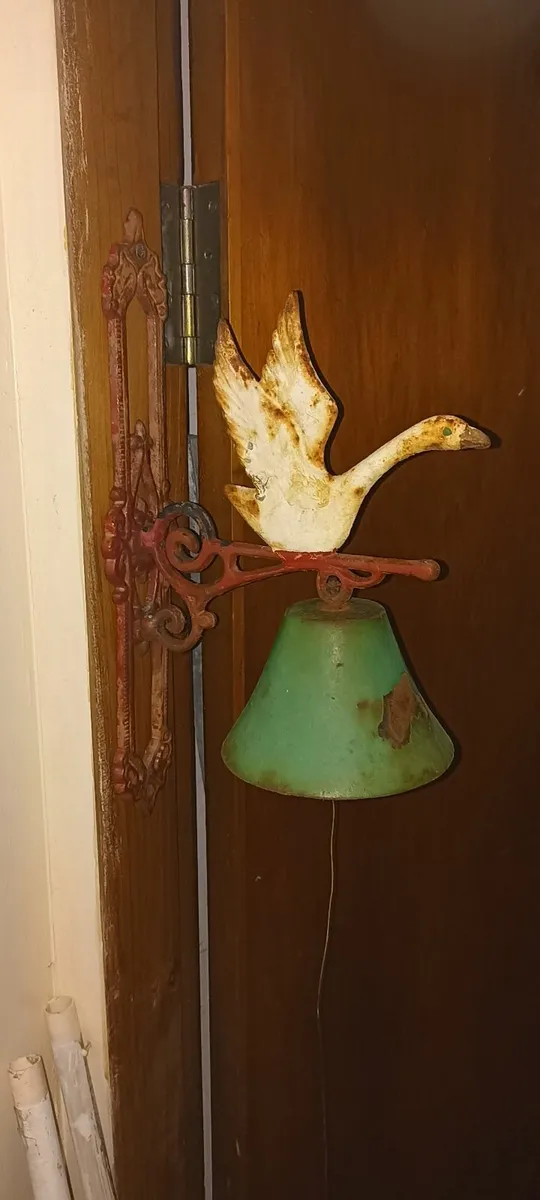 Cast Iron outside Doorbell - Image 3