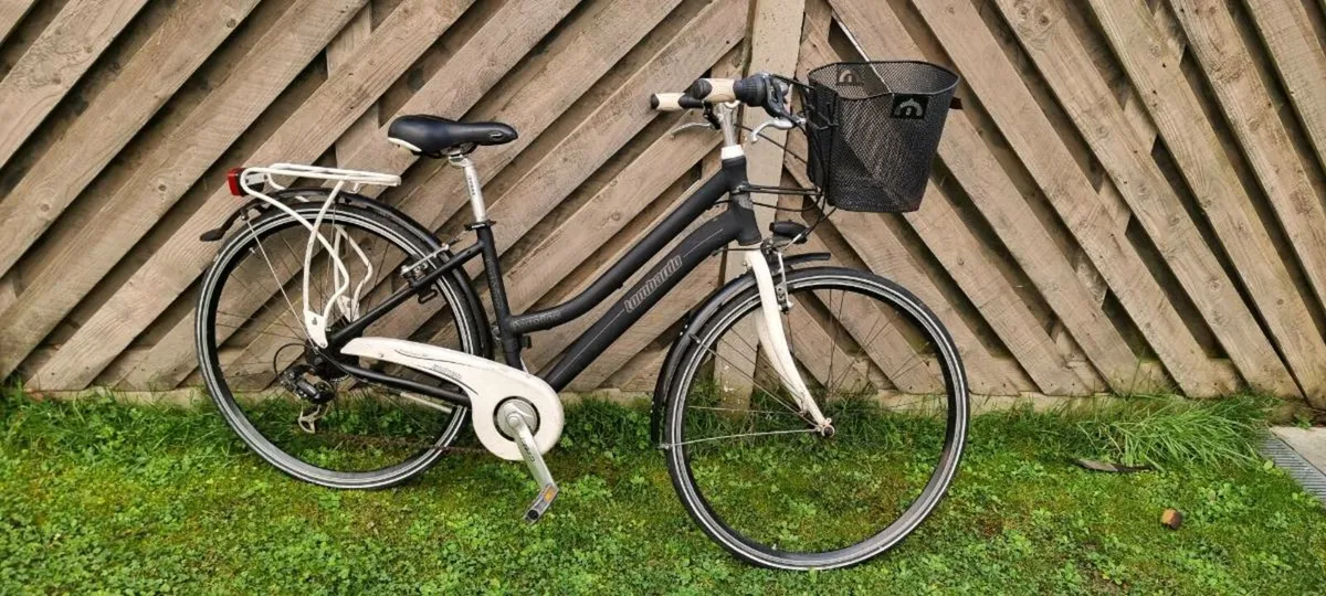 Woman's bike - Image 2