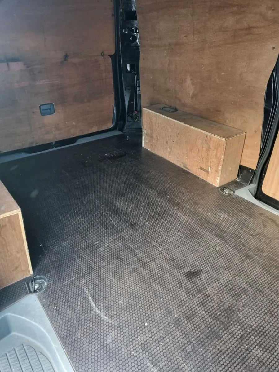Mercedes Vito - Image 4