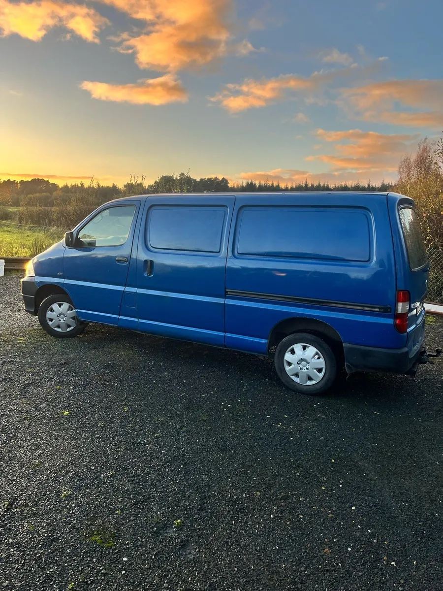 Toyota Hiace - Image 2