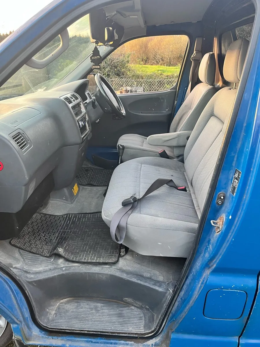 Toyota Hiace - Image 4