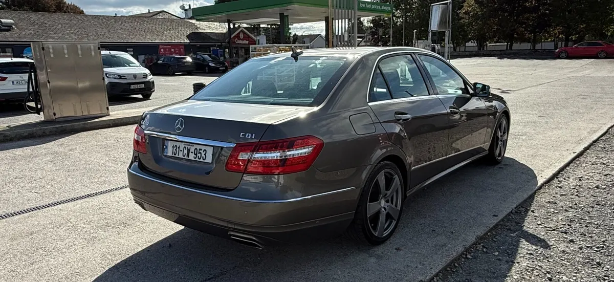 13 Mercedes-Benz E-Class - Image 4