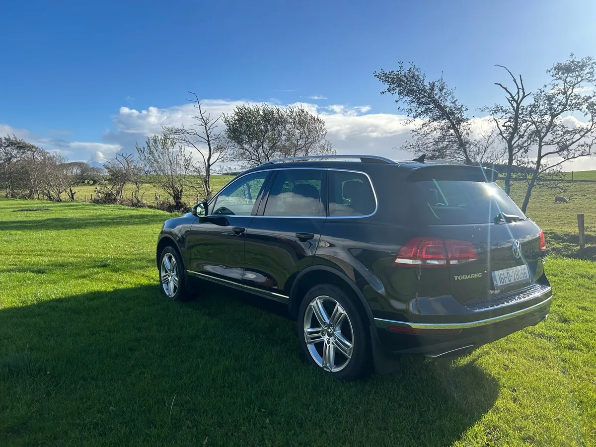 2016 VW Touraeg V6 3.0 Tdi 5 Seater Business Class - Image 3