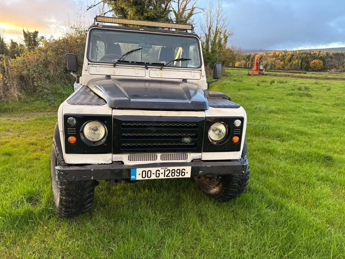 Landrover defender 110 - Image 2