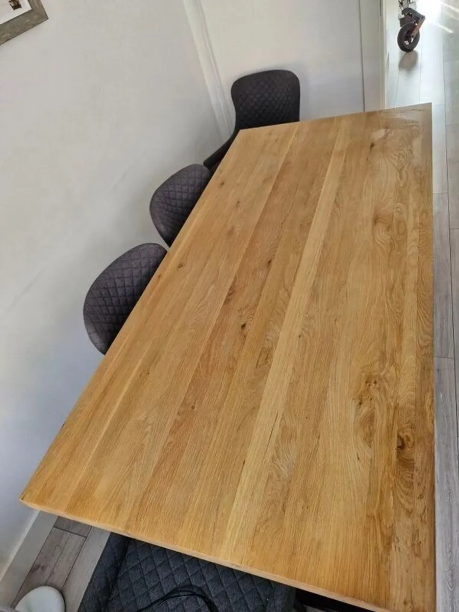 Solid oak kitchen table - Image 1