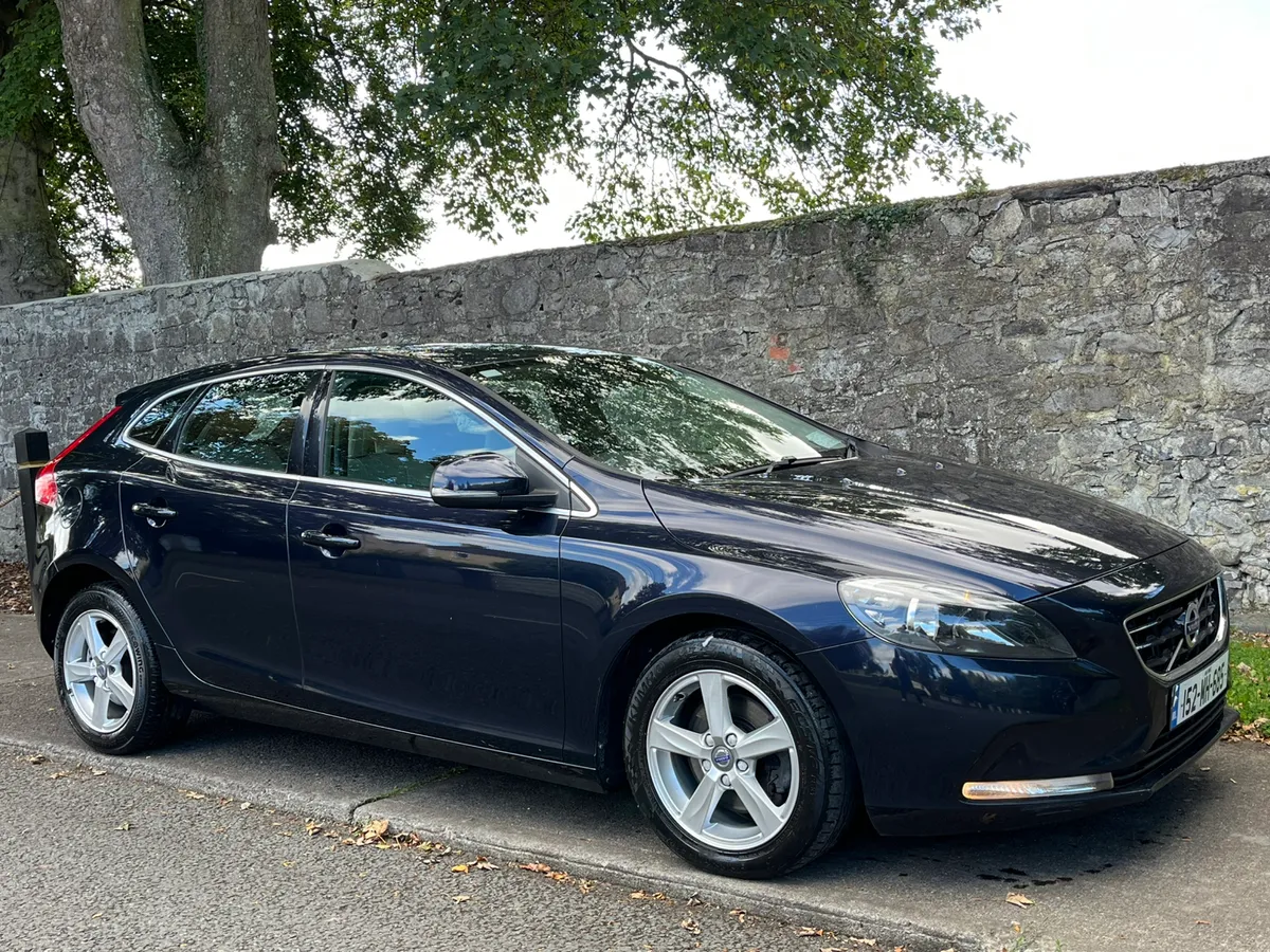 VOLVO V40 2.0 D2 // NEW NCT 11/2026. - Image 1