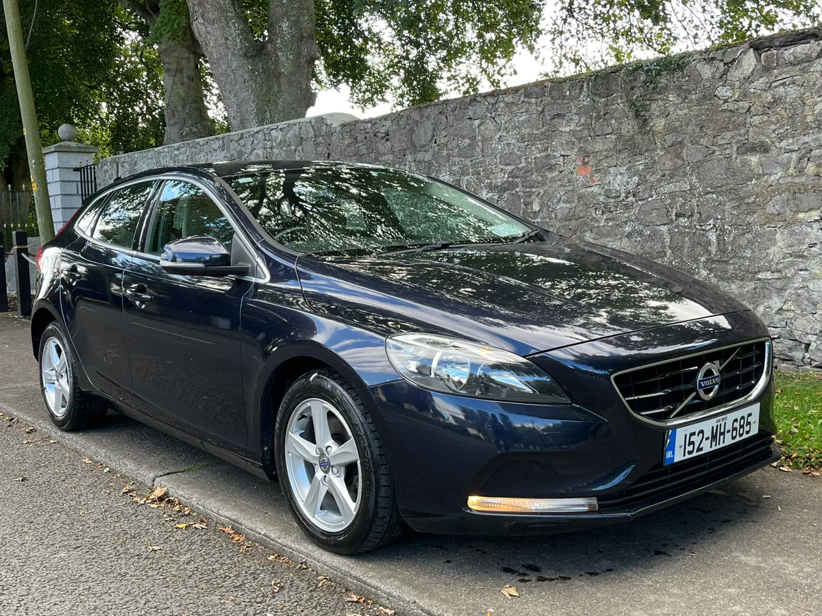 VOLVO V40 2.0 D2 // NEW NCT 11/2026. - Image 2