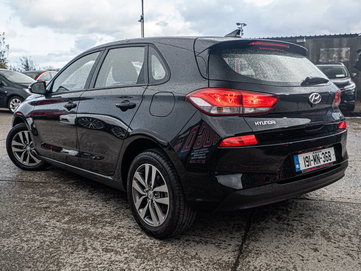 2019 Hyundai i30 Deluxe/High spec/Irish/1yr warran - Image 2