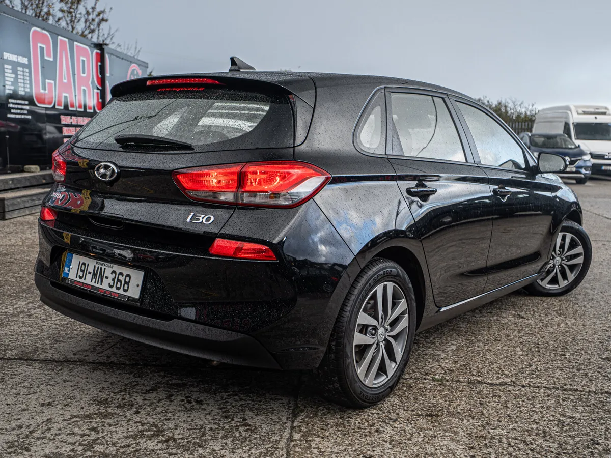 2019 Hyundai i30 Deluxe/High spec/Irish/1yr warran - Image 3