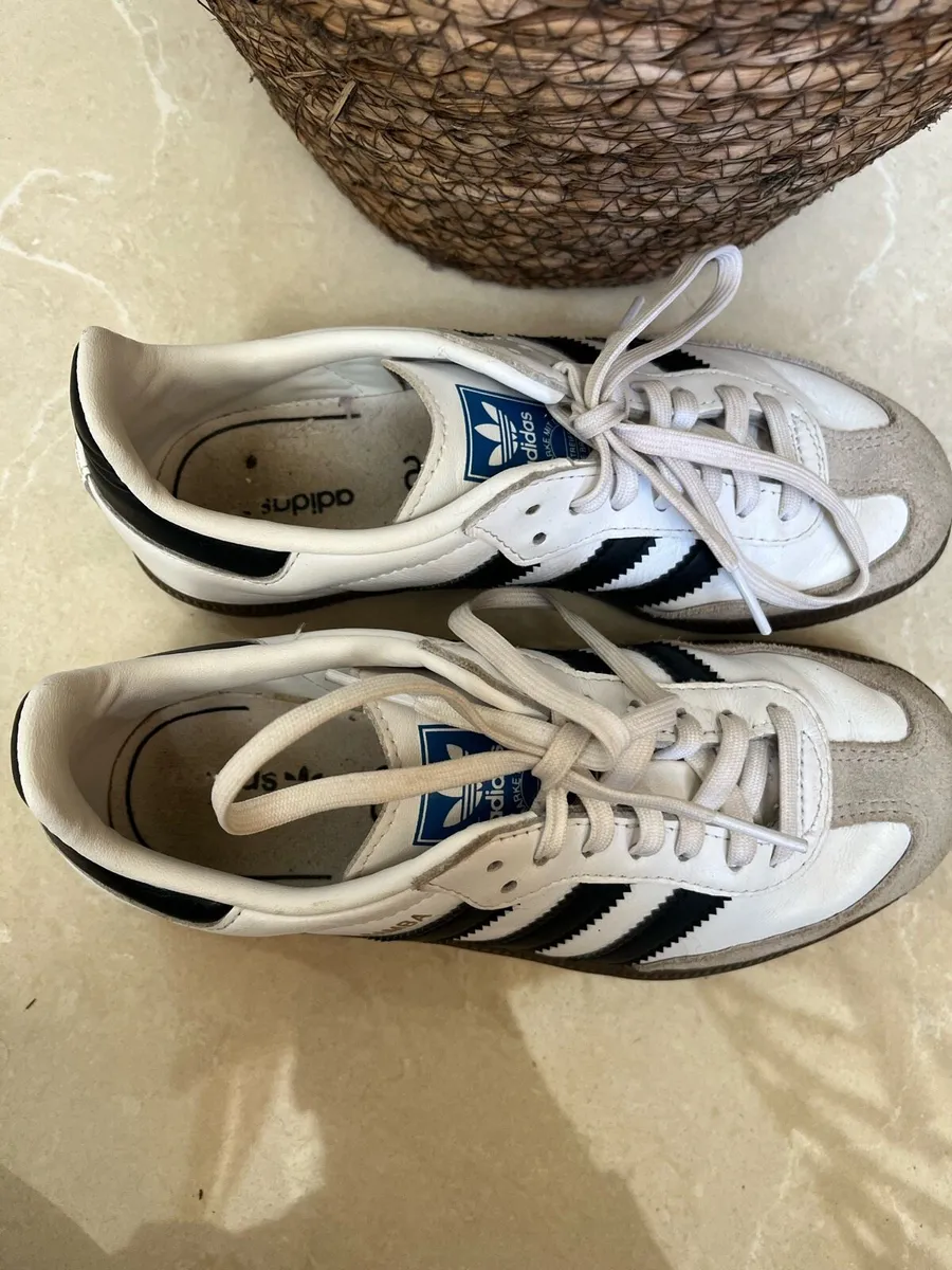 Kids Adidas Sambas - Image 1